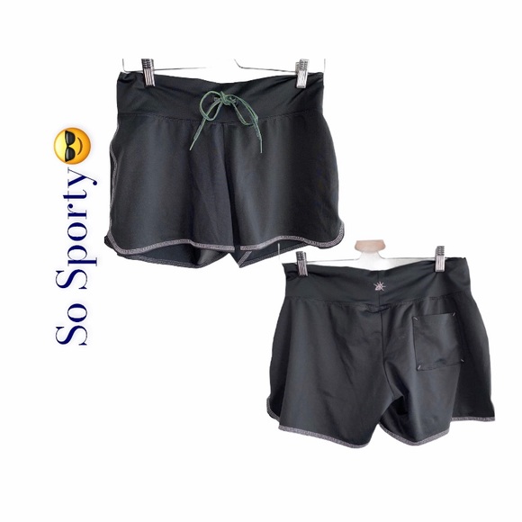 ⭐️So sporty shorts in excellent condition - Picture 1 of 13